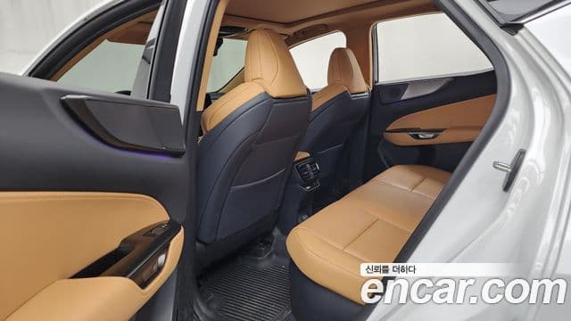 Lexus NX450h+ 2025 — Photo 9/34