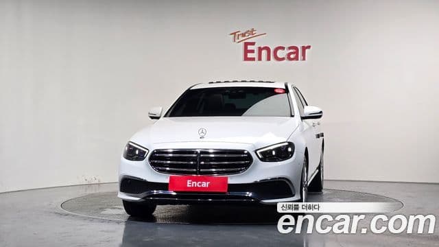 Mercedes-Benz E-Class 2023 — Фото 2/20