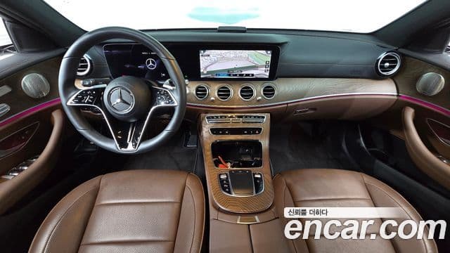 Mercedes-Benz E-Class 2023 — Фото 9/20