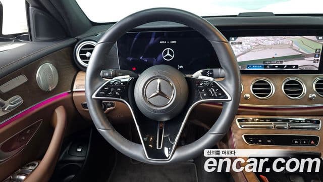 Mercedes-Benz E-Class 2023 — Фото 12/20