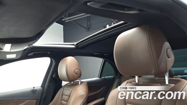 Mercedes-Benz E-Class 2023 — Фото 15/20