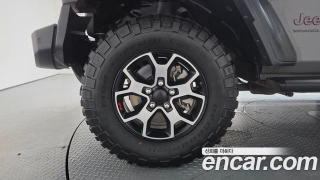 Jeep Wrangler 2023 — ფოტო 5/20