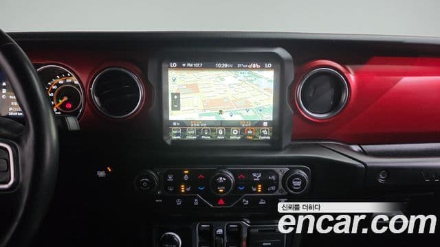 Jeep Wrangler 2023 — ფოტო 14/20