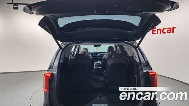 Kia Carnival 2024 — Şəkil 19/20