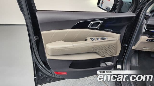 Kia Carnival 2024 — Şəkil 38/40