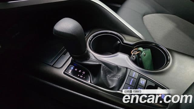 Toyota Camry 2023 — Photo 16/20