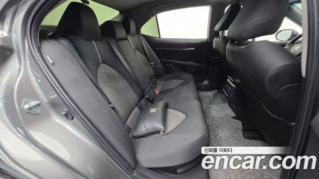 Toyota Camry 2023 — Photo 12/20