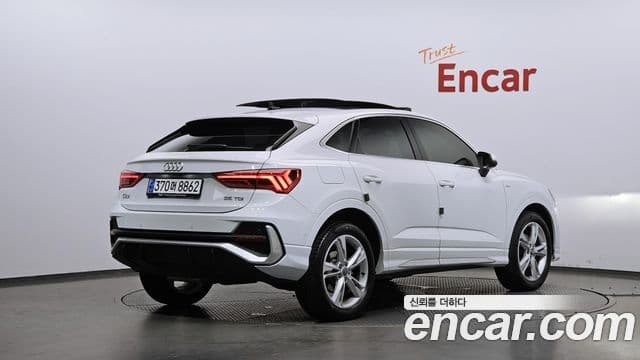 Audi Q3 2020 — Фото 1/20