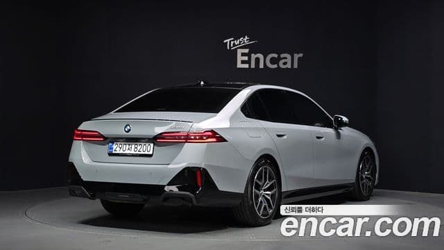 BMW 5 Series 2025 — Şəkil 2/20