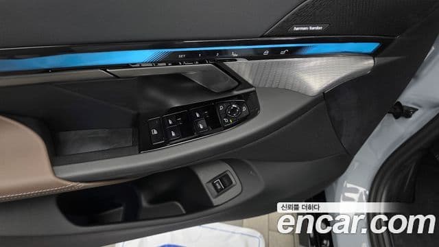 BMW 5 Series 2025 — Photo 2/32