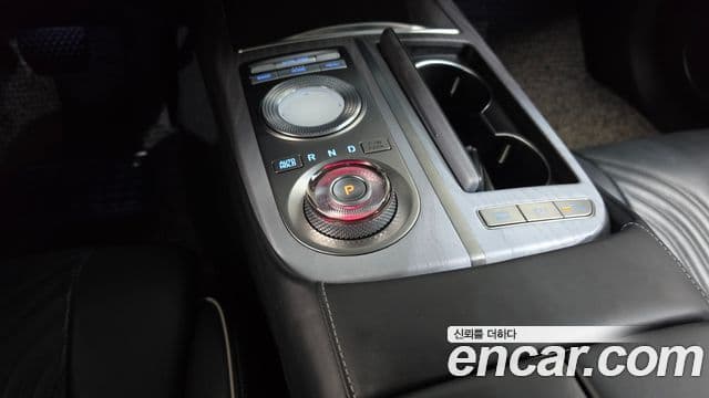 Genesis Electrified G80 2021 — Şəkil 9/20