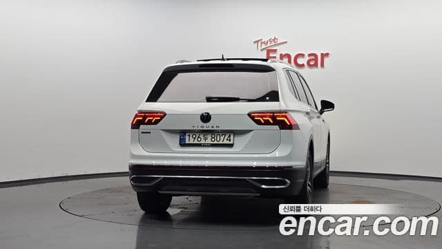 Volkswagen Tiguan Allspace 2023 — ფოტო 4/20