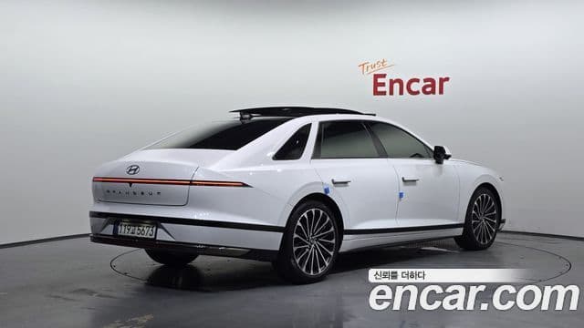 Hyundai Grandeur 2023 — ფოტო 2/20