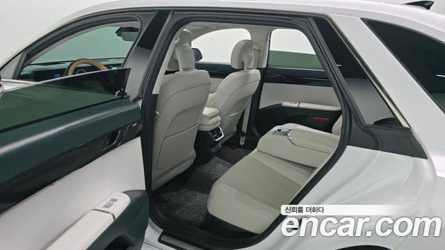 Hyundai Grandeur 2023 — ფოტო 12/20