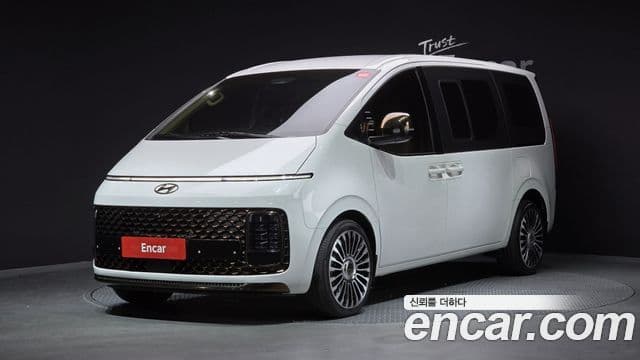 Hyundai Staria 2023 — Photo 4/20