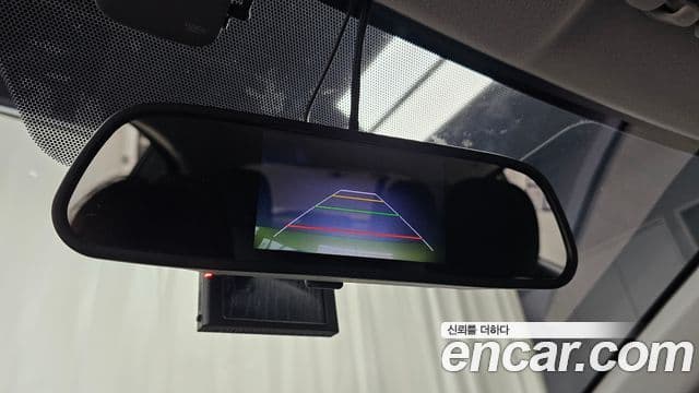 Toyota Prius C 2018 — ფოტო 15/20