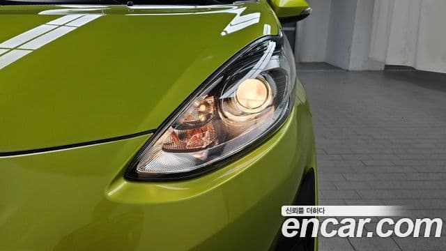 Toyota Prius C 2018 — Photo 6/32