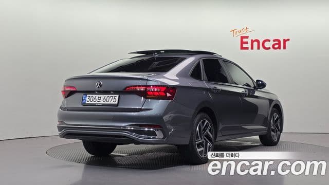 Volkswagen Jetta 2022 — ფოტო 2/20