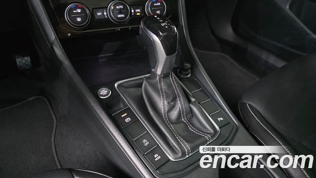 Volkswagen Jetta 2022 — ფოტო 9/20
