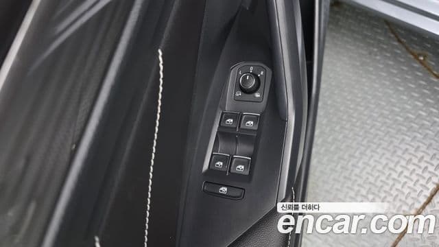 Volkswagen Jetta 2022 — ფოტო 11/20