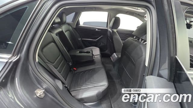 Volkswagen Jetta 2022 — ფოტო 18/20