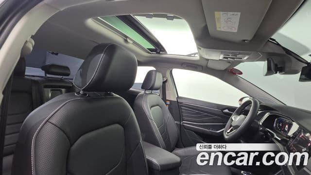 Volkswagen Jetta 2022 — ფოტო 20/20