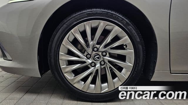 Lexus ES300h 2018 — Şəkil 5/20