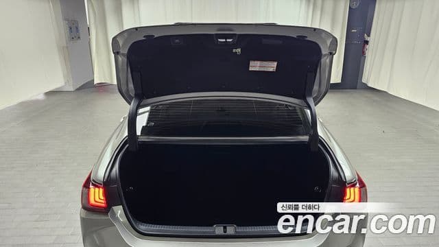 Lexus ES300h 2018 — Şəkil 18/20