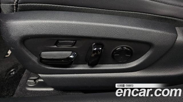 Lexus ES300h 2018 — Photo 18/37