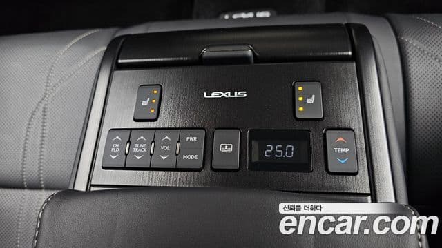 Lexus ES300h 2018 — Photo 29/37