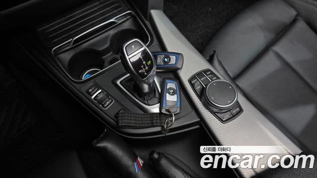 BMW 3 Series 2018 — Şəkil 9/20