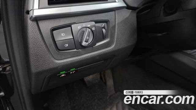 BMW 3 Series 2018 — Şəkil 14/20