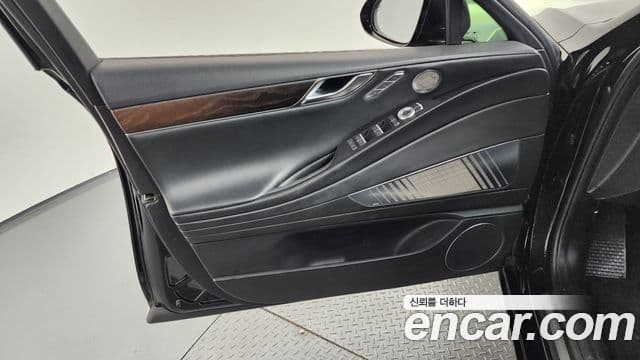Genesis G80 2021 — Şəkil 33/40
