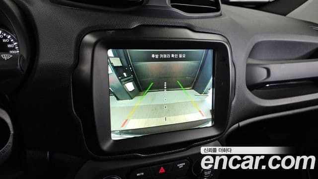 Jeep Renegade 2021 — Şəkil 17/32