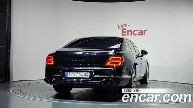 Bentley Flying Spur 2022 — фото 4 из 20