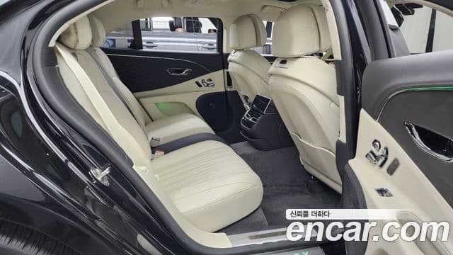 Bentley Flying Spur 2022 — фото 12 из 20