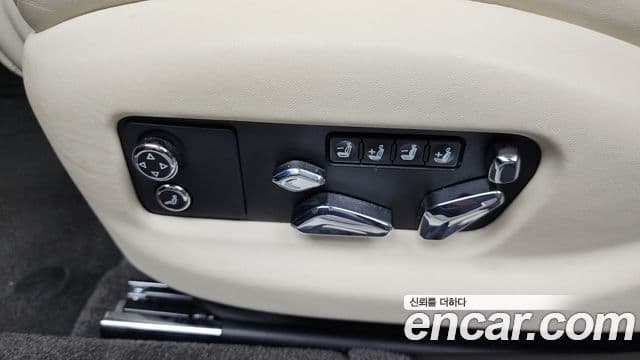 Bentley Flying Spur 2022 — ფოტო 38/38