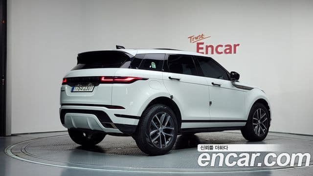 Land Rover Range Rover Evoque 2024 — Фото 2/20