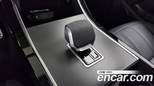 Land Rover Range Rover Evoque 2024 — Фото 9/20