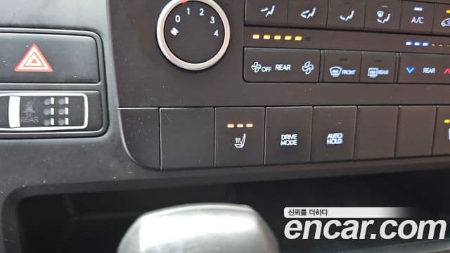 Hyundai Staria 2021 — ფოტო 19/20