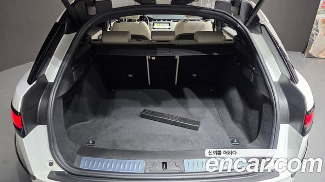 Land Rover Range Rover Velar 2019 — Фото 19/20