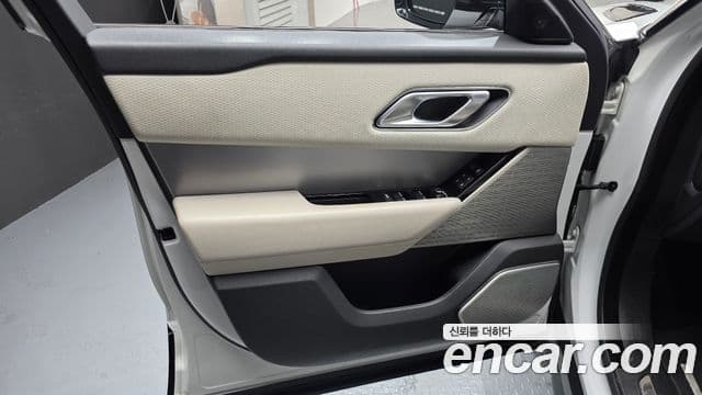 Land Rover Range Rover Velar 2019 — Şəkil 21/39