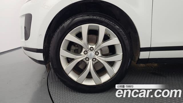 Land Rover Range Rover Evoque 2019 — Фото 5/20