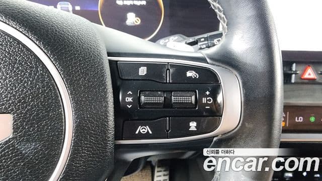 Kia Sportage 2023 — фото 17 из 20