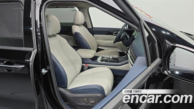 Kia Carnival 2024 — фото 12 из 20