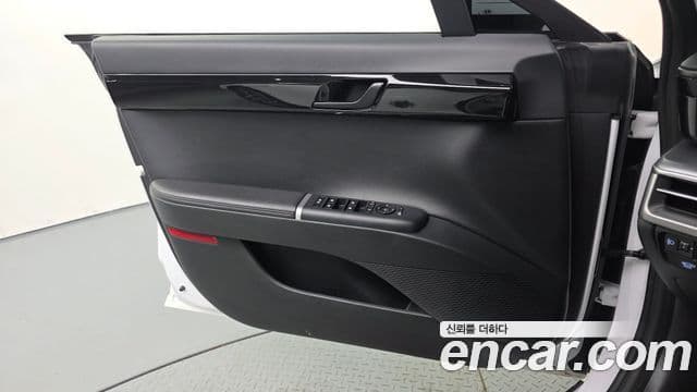 Hyundai Grandeur Hybrid 2023 — Photo 4/33
