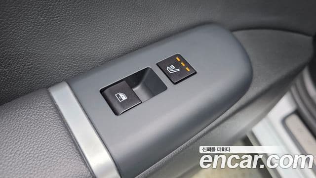 Hyundai Grandeur Hybrid 2023 — Photo 30/33