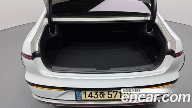 Hyundai Grandeur Hybrid 2023 — Photo 12/33