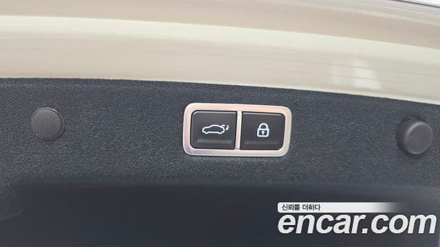 Hyundai Grandeur Hybrid 2023 — Photo 8/33