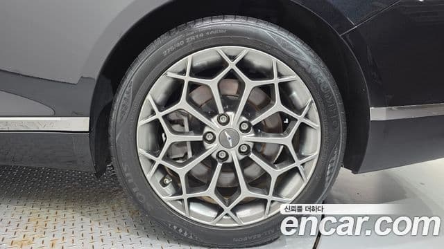 Genesis G80 2022 — Şəkil 23/32